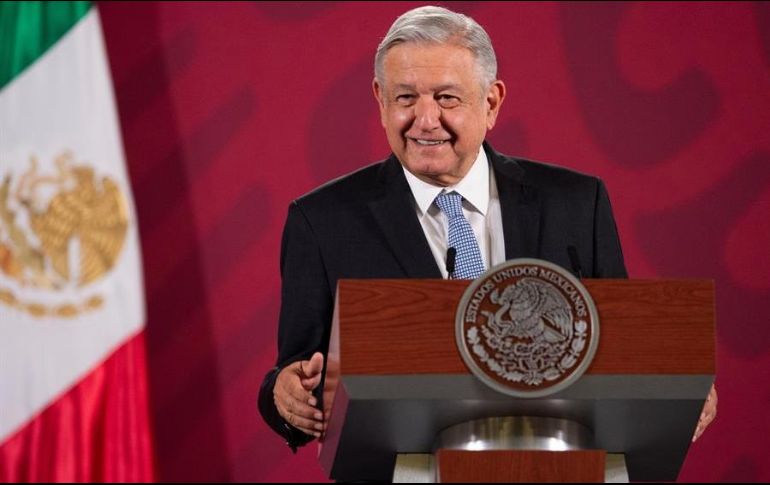 López Obrador consideró que los reporteros mayores de 60 años sí deben de dejar de acudir a sus conferencias como medida preventiva. EFE/Presidencia de México
