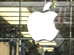 Señalan que Apple todavía planea sacar cuatro versiones de su nuevo modelo de teléfono este año. EFE/A. Babani