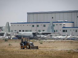 El titular del Ejecutivo federal insiste en seguir con la construcción del Aeropuerto Internacional de Santa Lucía, entre otros de sus proyectos. SUN/ARCHIVO