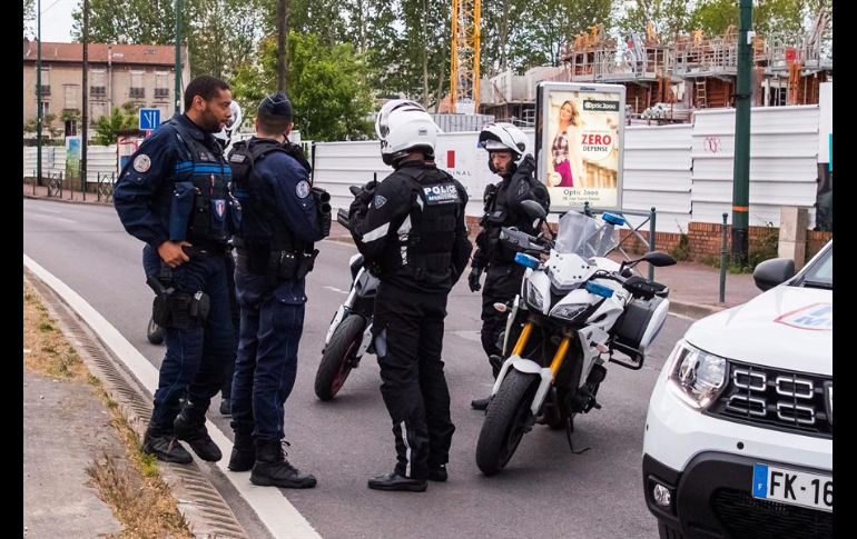 Medios locales afirman que el agresor llevaba en el vehículo una carta en la que aludía a su acción, así como un cuchillo. EFE/C. Petit