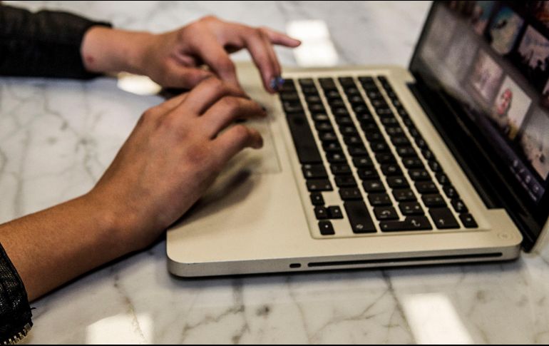 Los préstamos constarán de 500 ipads y mil computadoras. EL INFORMADOR / ARCHIVO