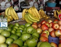 La especialista detalló que pese a esto, las personas deben tener precauciones al acudir al supermercado. EL INFORMADOR / ARCHIVO