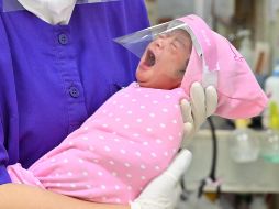 Un bebé se encuentra grave debido a condiciones de su nacimiento y comorbilidad prenatal cardiaca, por lo que se augura un mal pronóstico. AFP / ARCHIVO