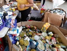 De lunes a jueves se recibe la ayuda y reparten las fichas de entrega a los interesados en ser beneficiados. SUN / ARCHIVO