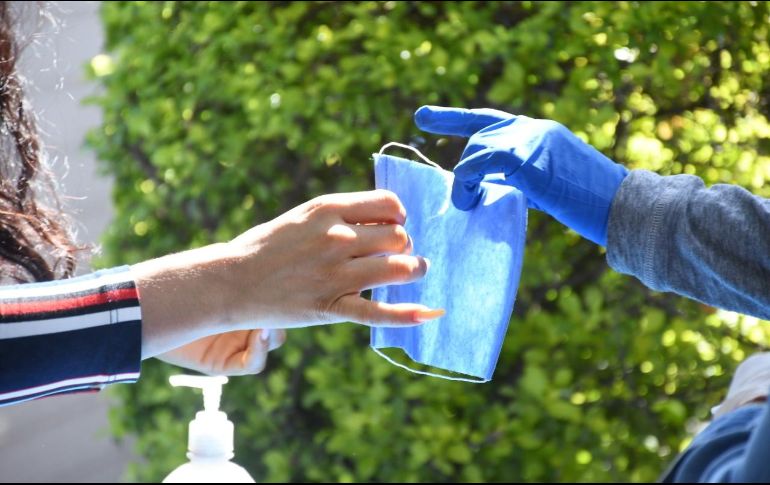 En seis estudios revisados sobre el uso de mascarillas no se encontró reducción alguna del riesgo de contagio. ESPECIAL