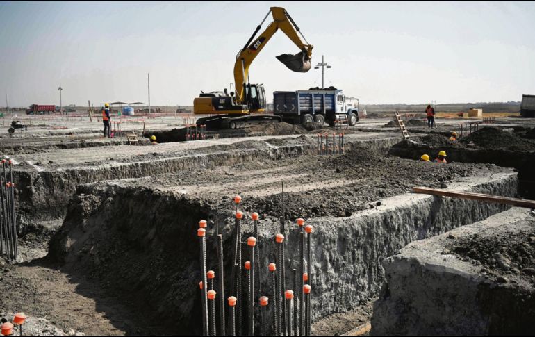 El legislador tricolor pidió reorientar el gasto que se hace en obras del Gobierno de Andrés Manuel López Obrador. AFP