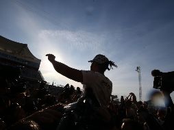 Lewis Hamilton aprovechó su mensaje para hacer un llamado a que la gente pueda 