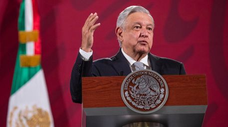 López Obrador se dice confiado en que su estrategia de asignación de créditos para los pequeños empresarios pueda sacar a flote la economía. SUN / S. Tapia