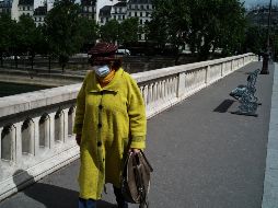 En las próximas semanas seguirán prohibidas las reuniones de más de 10 personas, tanto en lugares públicos como privados. AP / T. Camus