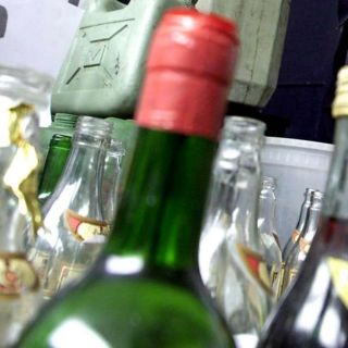 Suman 45 los muertos por beber alcohol adulterado en Jalisco