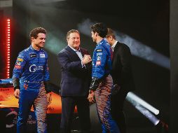 CRÍTICO. Zak Brown (centro) ha hecho señalamientos contra Ferrari. MCLAREN MEDIA CENTRE / Z. MAUGER