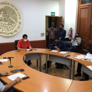 Diputados aprovechan crisis y se dan seguro de vida