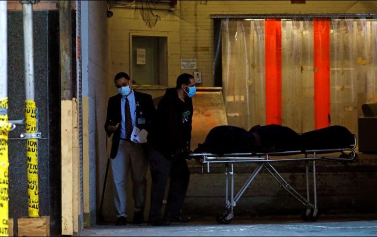 Este miércoles 957 personas fueron hospitalizadas, cuatro más que en la jornada anterior. EFE/P. Foley