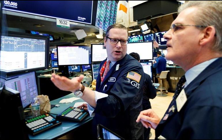 El Dow Jones está en camino de registrar el mejor mes desde 1987, al haber avanzado un 12.4 % en lo que va de abril. EFE/J. Lane