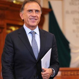 Retiran patente a notario público cercano a Yunes Linares