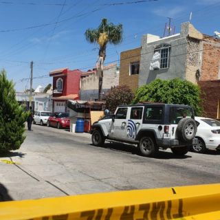 Lo asesinan frente a su familia mientras comían en su casa