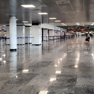 Pega COVID-19 en tráfico de pasajeros internacionales del GAP