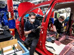 Ebrard destaca que México tiene una presencia notable en la industria automotriz, sin embargo, seguirán las recomendaciones del sector salud. EFE / ARCHIVO