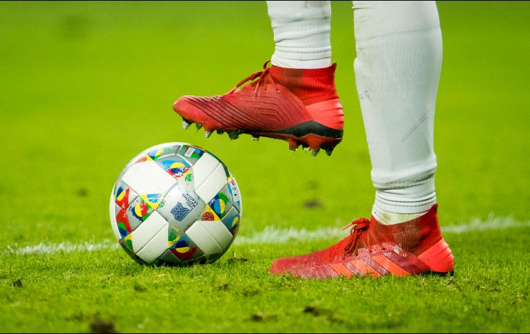 El objetivo es concluir con las nueve jornadas restantes de la temporada a puerta cerrada, siempre y cuando las autoridades den el visto bueno al protocolo de salud desarrollado. AFP / ARCHIVO