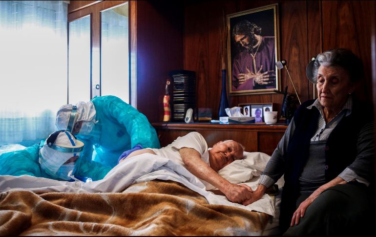 El número de casos confirmados ha registrado una nueva bajada pues se registraron solo mil 175 infectados y suman en total 215 mil 216. EFE / Q. García