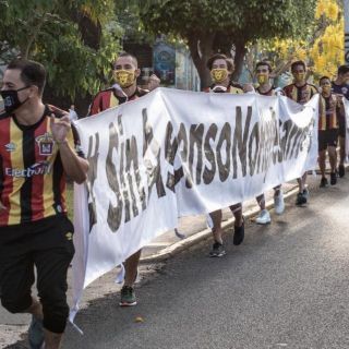 Jugadores de Leones Negros se manifiestan por eliminación del ascenso