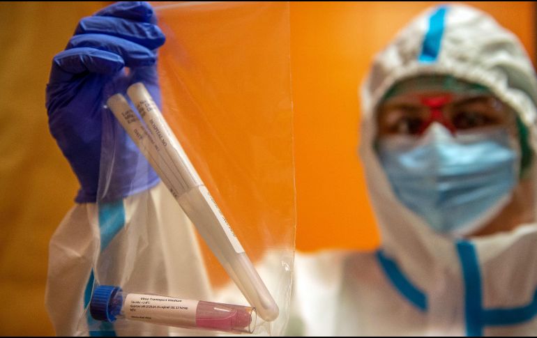 Investigadores y autoridades internacionales luchan para determinar qué vacunas funcionan realmente. AFP / K. Arvai