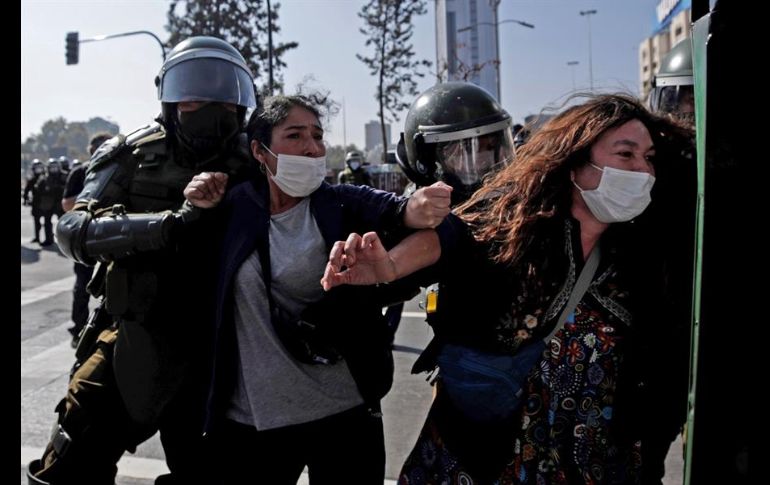 Entre los detenidos hay camarógrafos y fotógrafos de medios de prensa internacional. EFE/A. Valdés