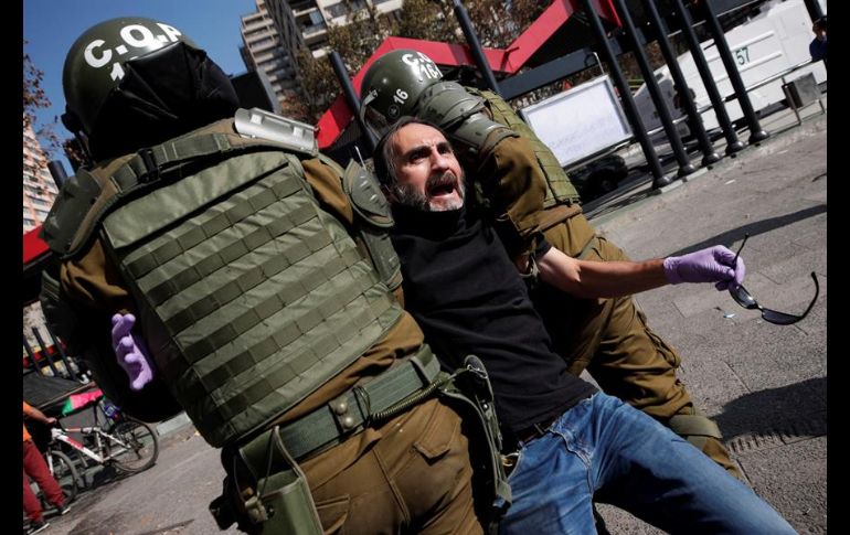 Entre los detenidos hay camarógrafos y fotógrafos de medios de prensa internacional. EFE/A. Valdés