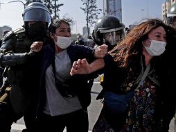 Entre los detenidos hay camarógrafos y fotógrafos de medios de prensa internacional. EFE/A. Valdés