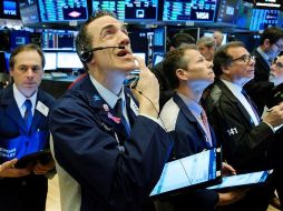 El Dow Jones descendió 622.03 puntos, arrastrado por las pérdidas generalizadas de las 30 grandes compañías que lo configuran. EFE/J. Lane