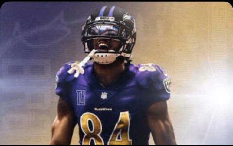 El receptor publicó una fotografía en la red social Snapchat, en la que luce el uniforme de los Ravens de Baltimore. @ab