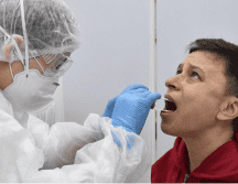 Algunos pacientes recuperados de covid-19 volvieron a dar positivo en las pruebas. ¿Por qué se puede dar esto?