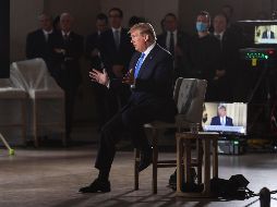En un evento en el Monumento a Abraham Lincoln, Trump asevera que él podría unir al país si volviera a ser presidente después de la crisis que ha dejado a más de 30 millones de ciudadanos sin empleo. EFE / EPA /O. Contreras