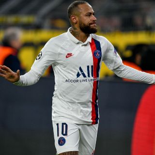 Neymar rechaza renovación del PSG, esperaría oferta del Barcelona