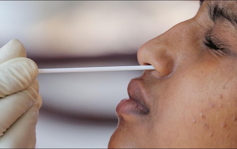 Aseguran que están informando a los posibles afectados como farmacéuticas y, centros de investigación médica para que tomen las medidas necesarias y se protejan. EFE /