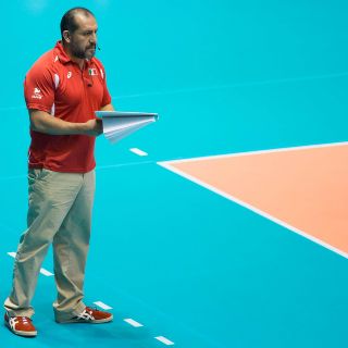 Coach de selección mexicana de voleibol, internado por coronavirus