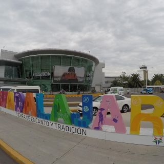 Se desploma flujo de pasajeros en abril