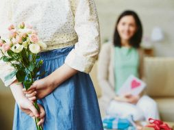 Algo que nunca fallará para consentir a mamá es un buen ramo de flores. ESPECIAL
