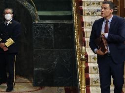 El presidente del Gobierno, Pedro Sánchez, participa en el pleno del Congreso este miércoles donde se autorizó otra prórroga del estado de alarma en España. EFE/Ballesteros