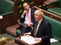 Johnson hizo hoy su primera comparecencia frente a la Cámara de los Comunes tras recuperarse del COVID-19. AFP/UK Parliament/J. Taylor