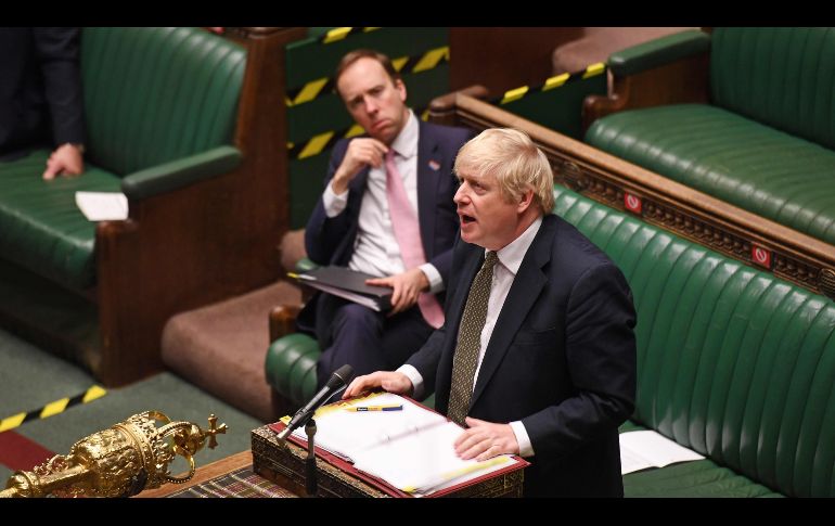 Johnson hizo hoy su primera comparecencia frente a la Cámara de los Comunes tras recuperarse del COVID-19. AFP/UK Parliament/J. Taylor
