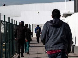 A los viajeros que ingresan a México por tierra desde Estados Unidos se les puede negar la admisión si el propósito de su visita se considera no esencial. AFP/ARCHIVO