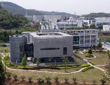El Instituto de Virología de Wuhan posee la colección más grande de cepas de virus en Asia, con mil 500 especímenes diferentes, según su portal internet. AFP/ARCHIVO