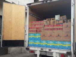 Las autoridades aseguran 290 cajas de distintos tipos de vino; cartones de diferentes marcas de cerveza y botellas de vino a granel. ESPECIAL