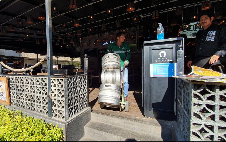 Los comercios deberán de demostrar a los municipios que fomentan campañas de responsabilidad vial para poder obtener el beneficio. EL INFORMADOR / ARCHIVO