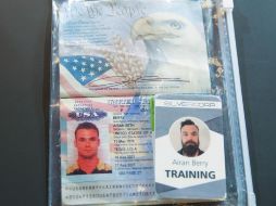 Fotografía cedida por prensa de Miraflores donde se observa el pasaporte de Airan Berry, uno de los dos estadounidenses detenidos en Venezuela. EFE/PRENSA MIRAFLORES