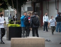 Los reparadores y vendedores permanecen a lo largo de la Calle 16 de septiembre. EL INFORMADOR / F. Atilano