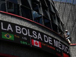Las emisoras del S&P/ BMV IPC, subieron 2.4 y 2% en ventas y flujo operativo, analistas coinciden en que el impacto del COVID-19 se reflejará hasta el segundo trimestre del 2020. AFP/R. Arangua