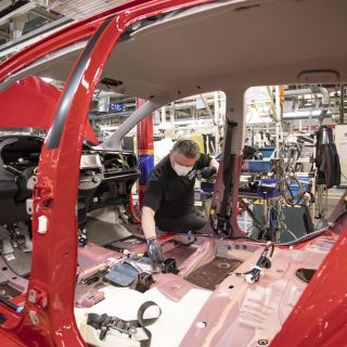 COVID-19 paraliza la producción automotriz en México