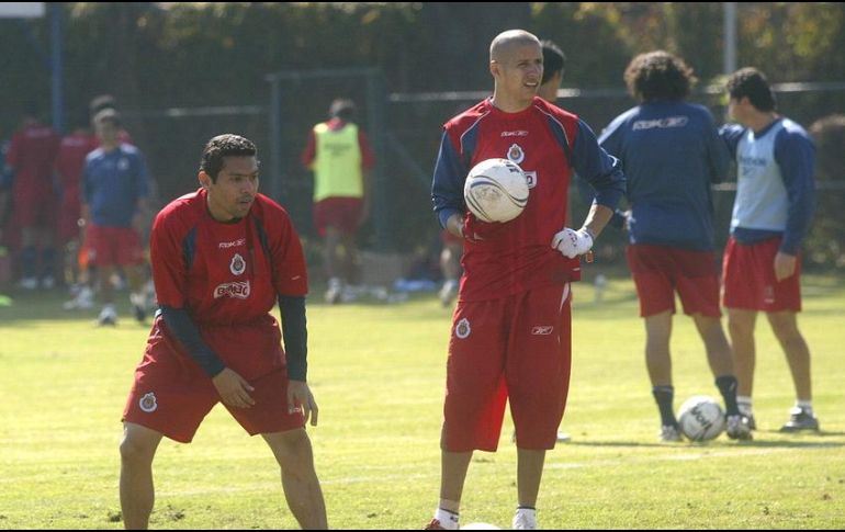 Ramón Morales y Adolfo Bautista formaron parte del plantel campeón del Apertura 2006. EL INFORMADOR / ARCHIVO